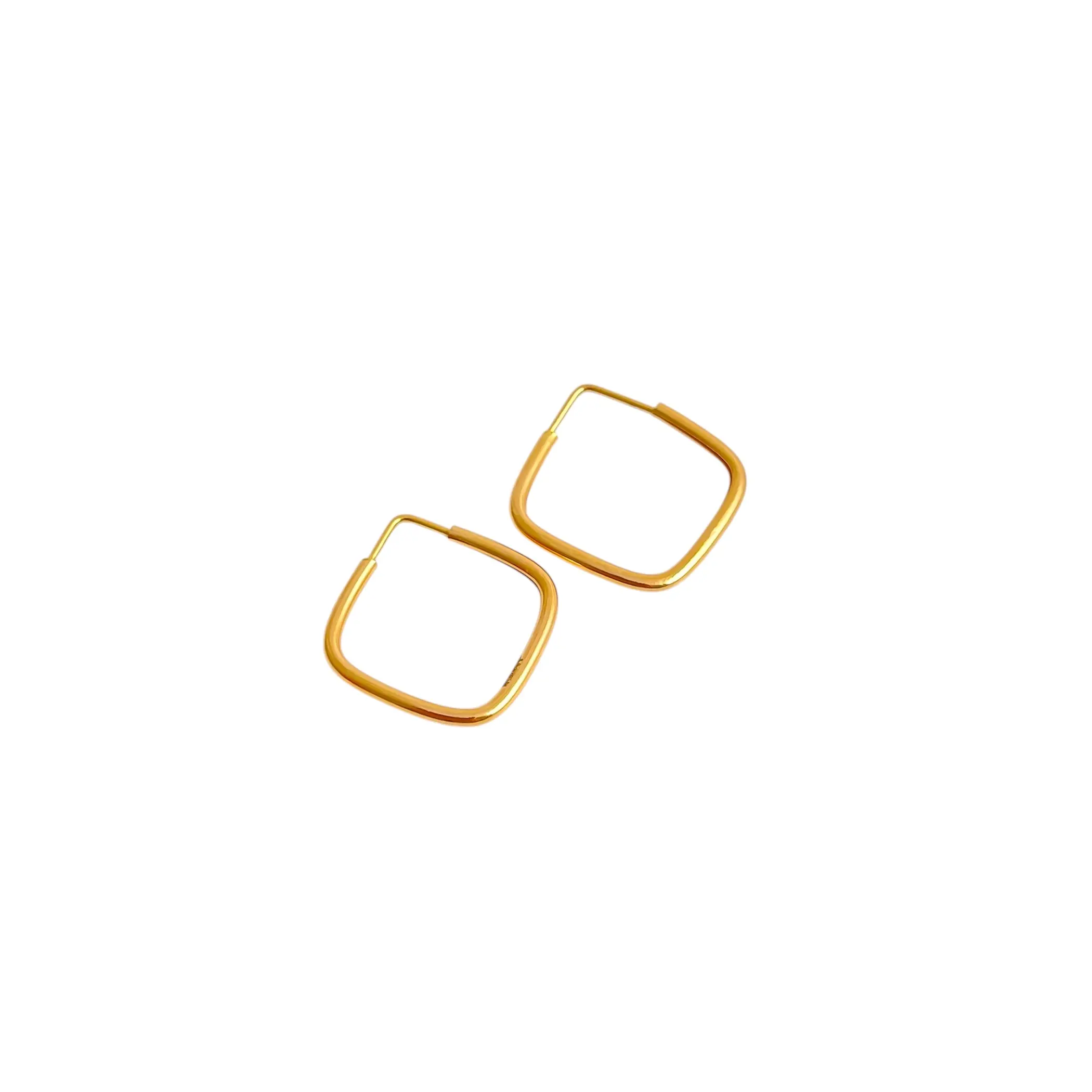 گوشواره  طلا حلقه ای مفتولی مربع کوچک E142
